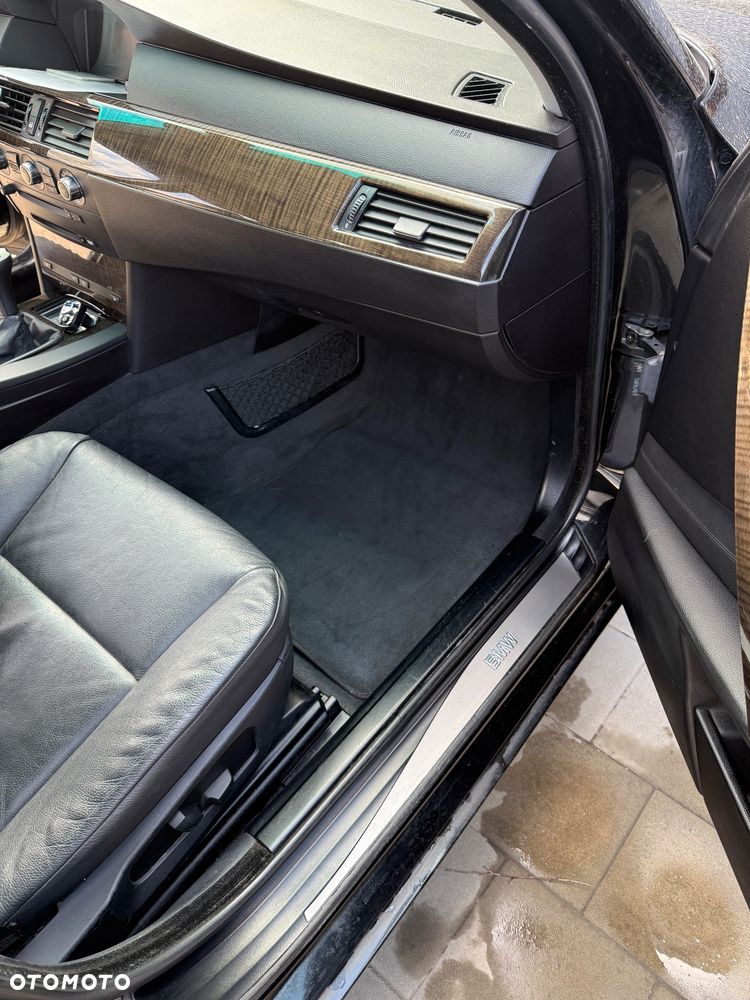 BMW Seria 5 525i - 17