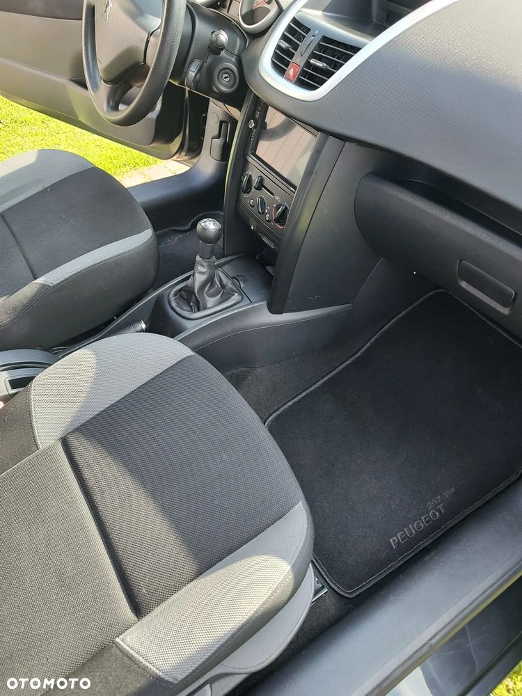 Peugeot 207 - 10