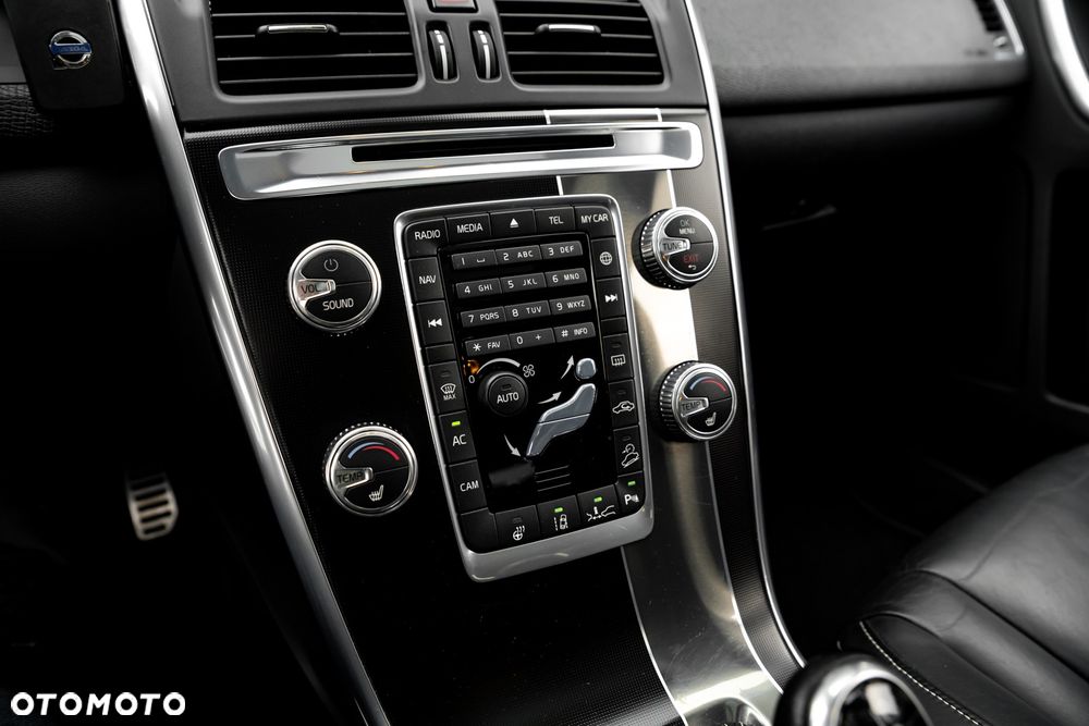 Volvo XC 60 D4 AWD Geartronic Summum - 33