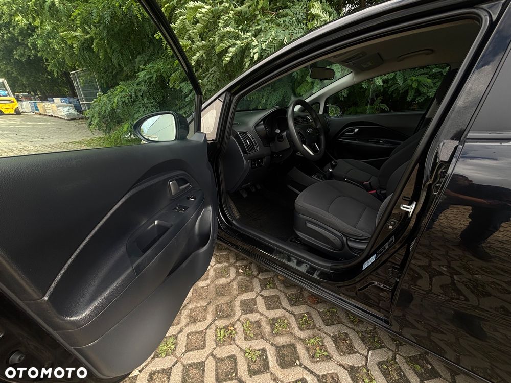 Kia Rio - 8