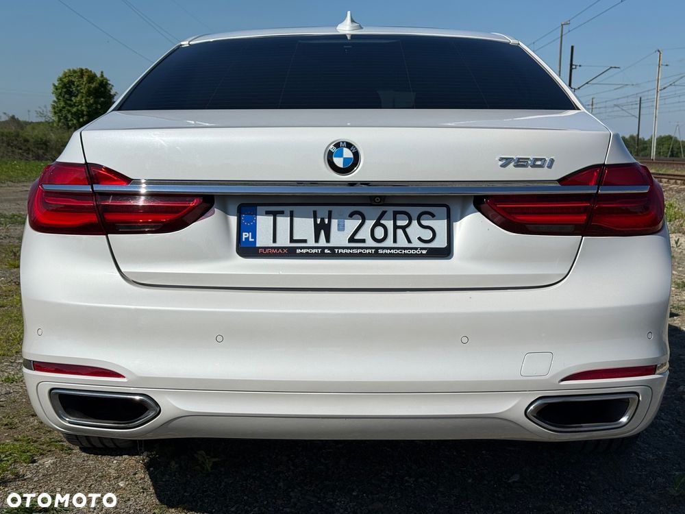 BMW Seria 7 750i xDrive - 8