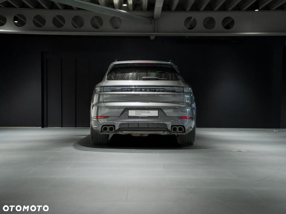 Porsche Cayenne Turbo E-Hybrid PHEV - 4