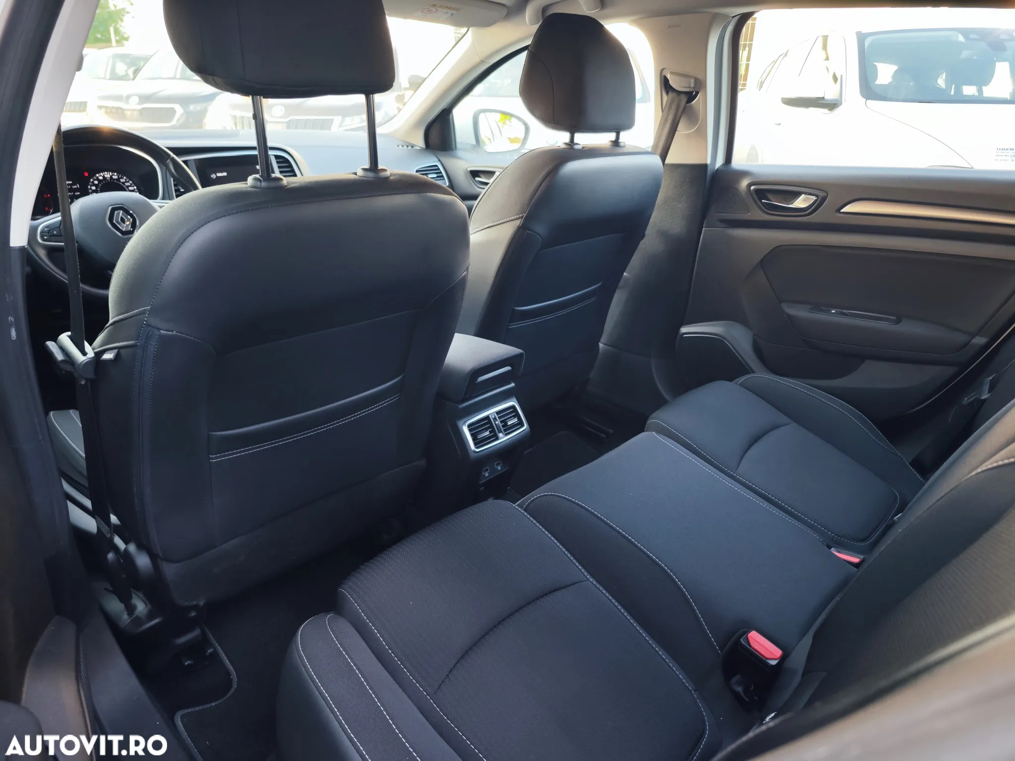 Renault Megane Grandtour BLUE dCi 115 BUSINESS EDITION - 25