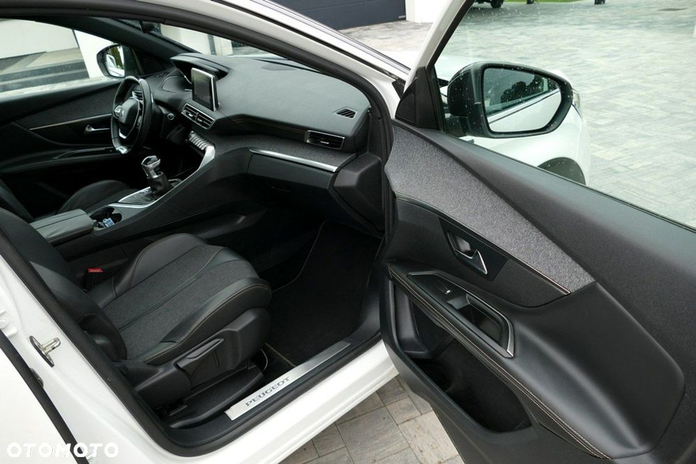 Peugeot 3008 1.2 PureTech GT S&S - 23