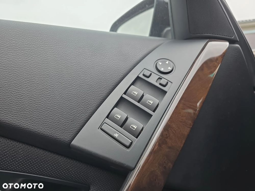 BMW Seria 5 545i - 20