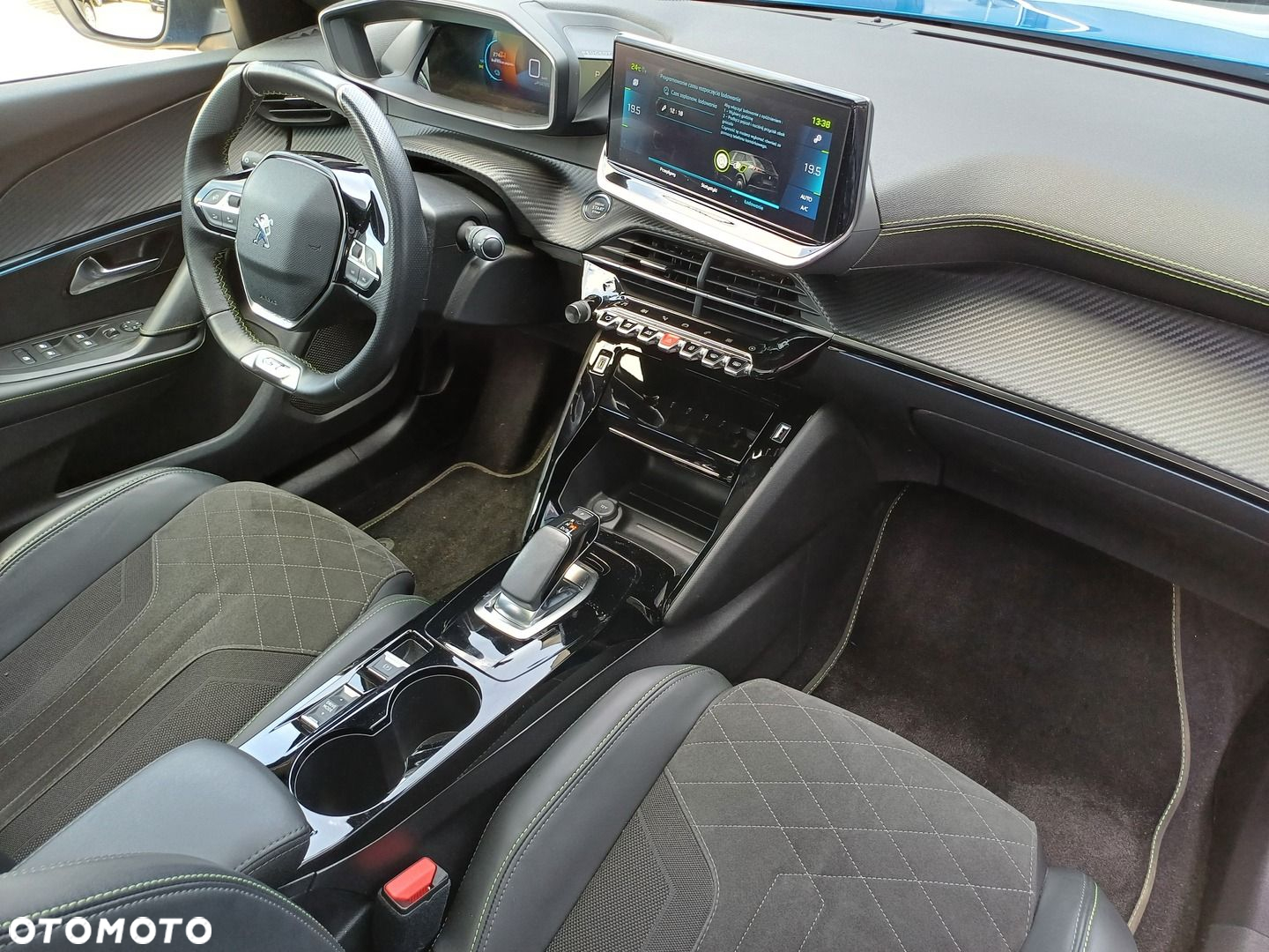 Peugeot 2008 e-2008 GT Pack - 16
