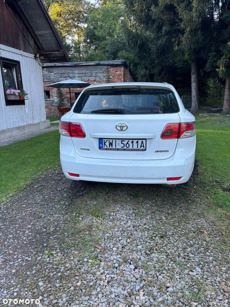 Toyota Avensis 1.6 Luna - 8