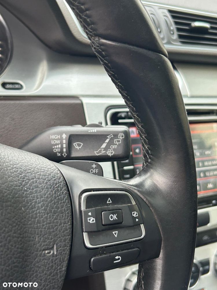 Volkswagen Passat 2.0 TDI DSG BlueMotion Technology Highline - 29