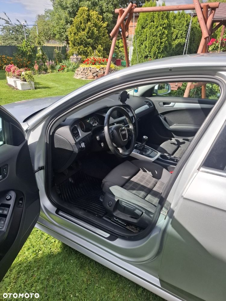 Audi A4 Limousine - 6
