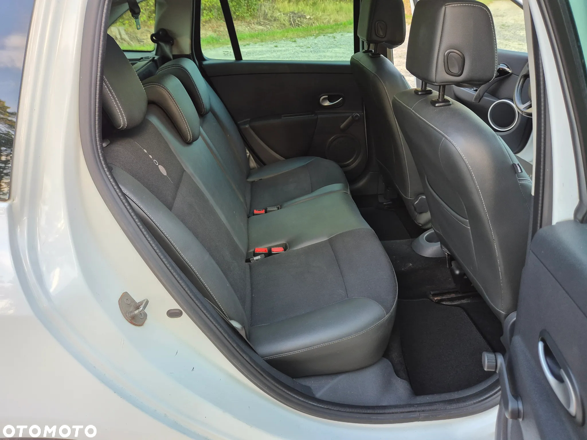 Renault Clio TCe 100 Grandtour nightDay - 21