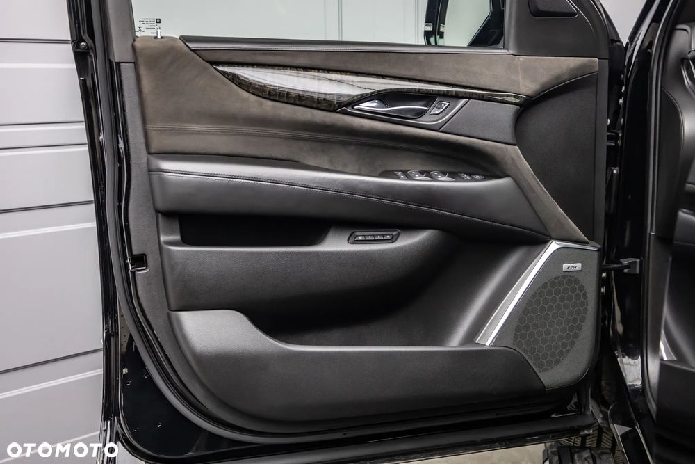 Cadillac Escalade 6.2 V8 AWD AT Platinum - 9