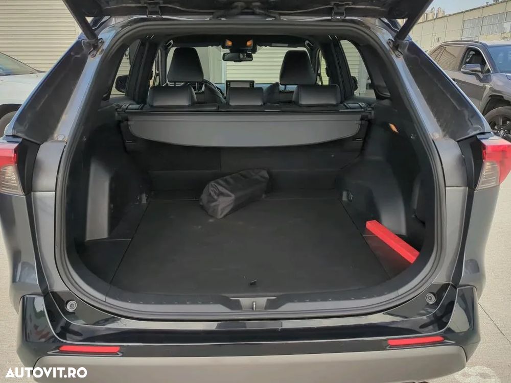 Toyota RAV4 - 8