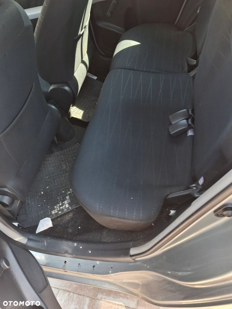 Toyota Yaris 1.3 Sol - 5
