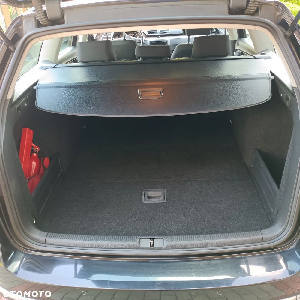 Volkswagen Passat 2.0 TDI Comfortline - 14