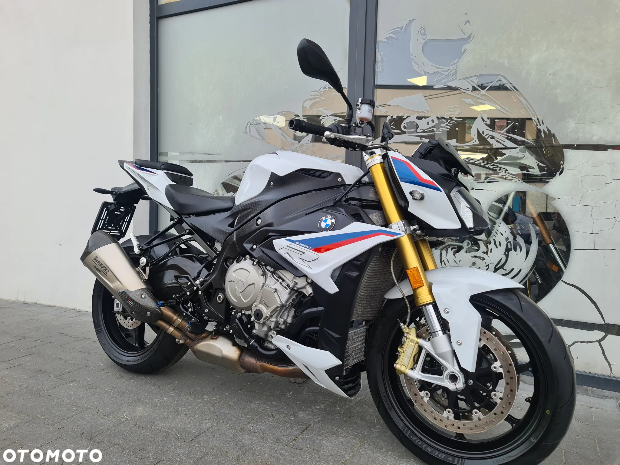 BMW S - 4