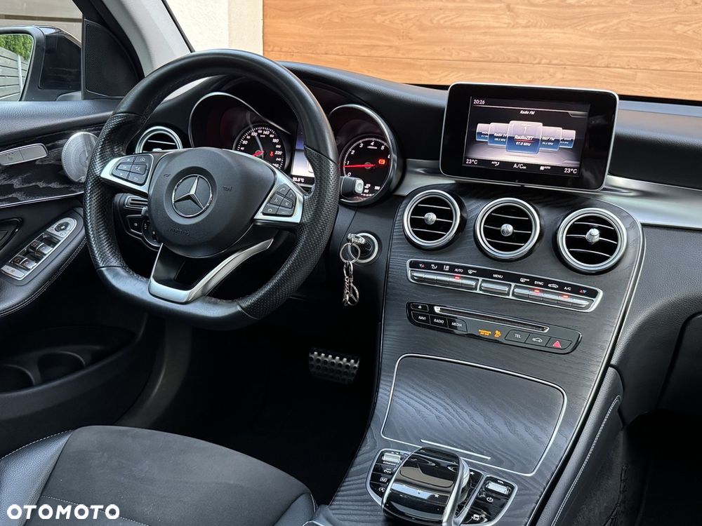 Mercedes-Benz GLC 250 4Matic 9G-TRONIC AMG Line - 30