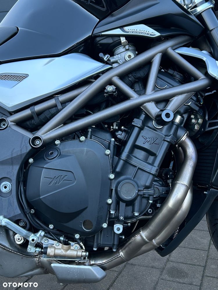 MV AGUSTA Brutale - 16