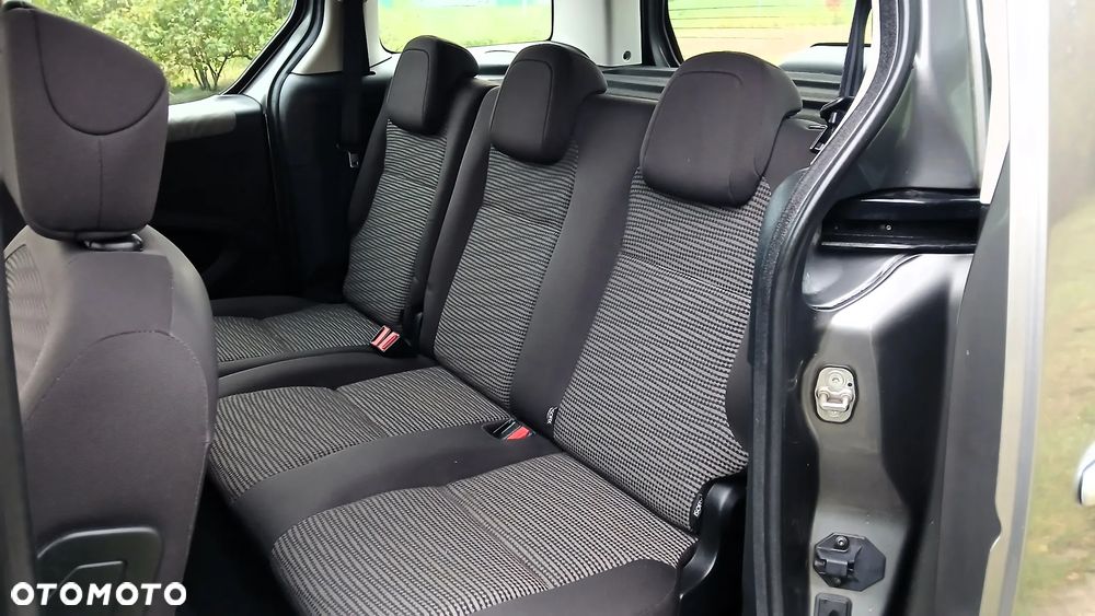 Peugeot Partner 110 Premium - 17