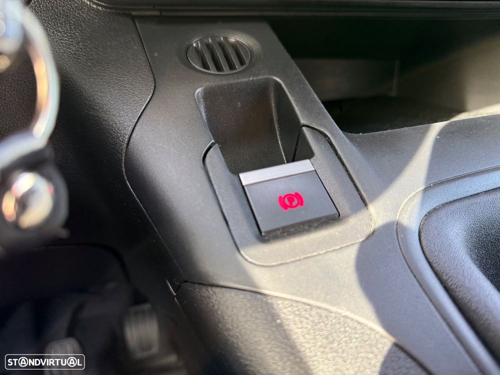 Fiat Doblo 1.5BlueHDi Maxi c/ Frio - 16