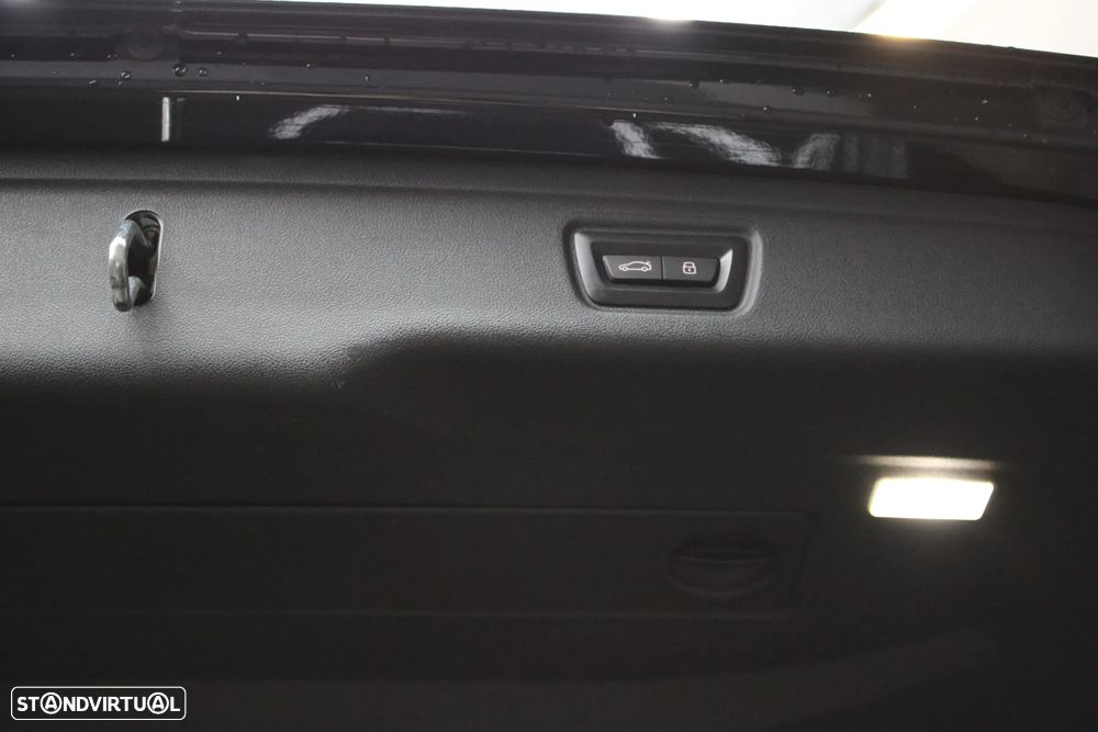 BMW 330 e Touring Pack M Auto - 19