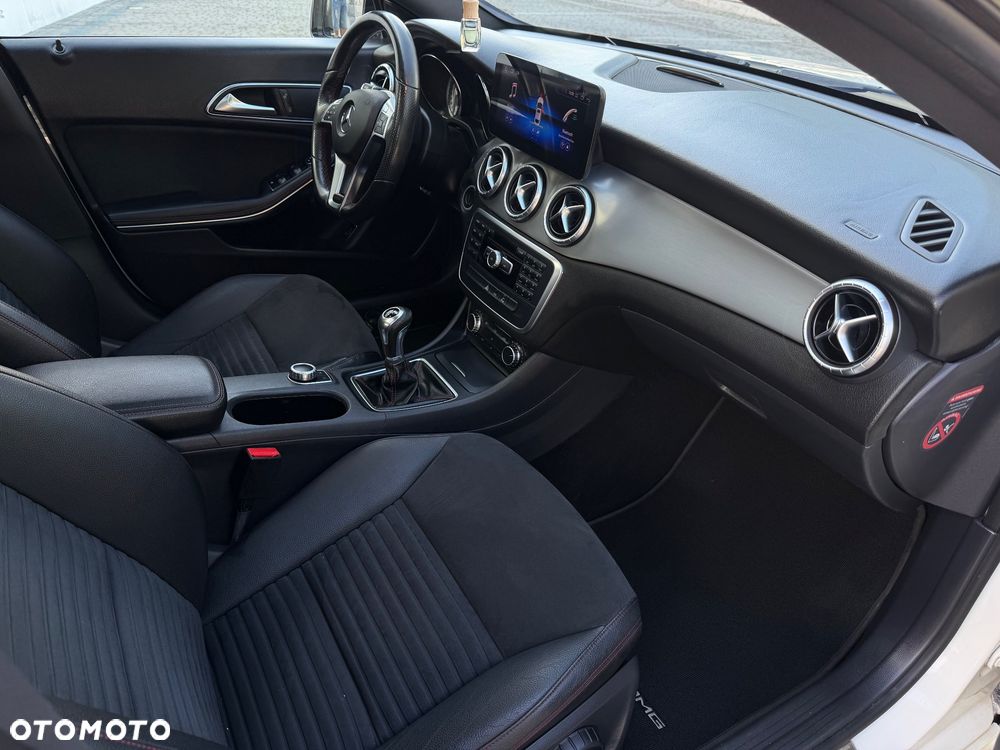 Mercedes-Benz CLA - 17
