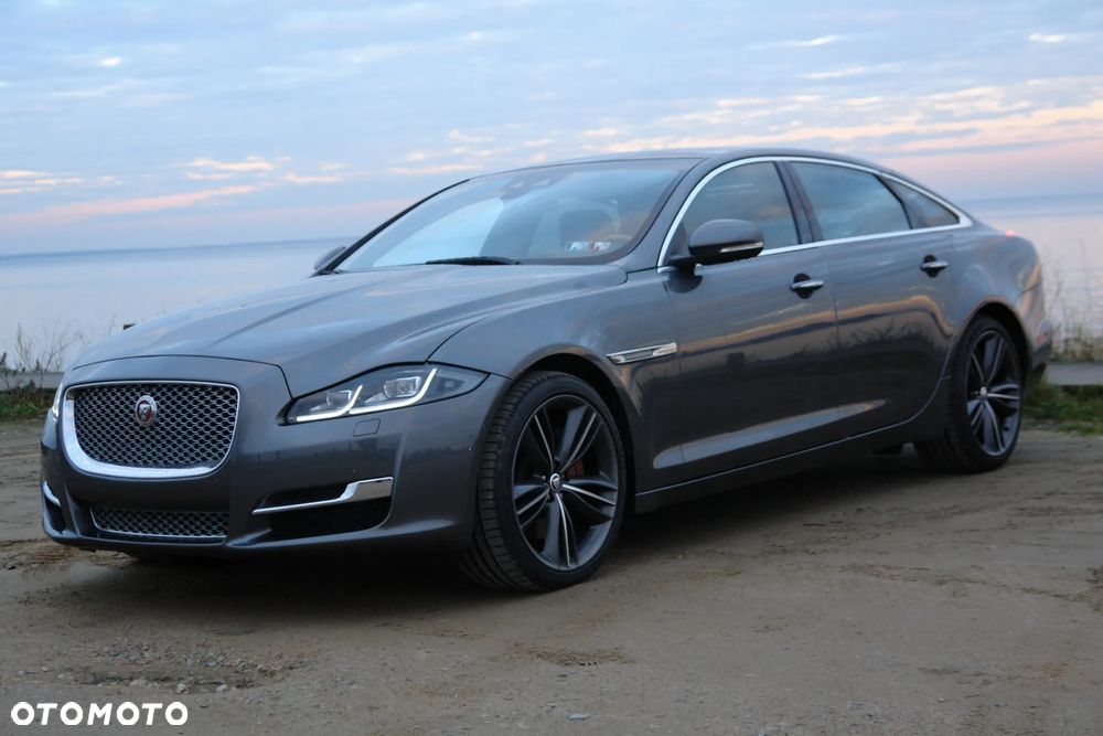 Jaguar XJ 3.0 T AWD LWB Premium Luxury - 9
