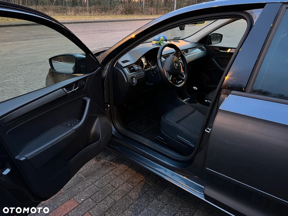 Skoda RAPID 1.0 TSI Style - 16