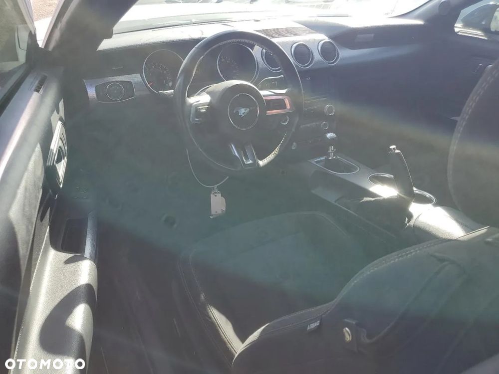 Ford Mustang 5.0 V8 GT - 7