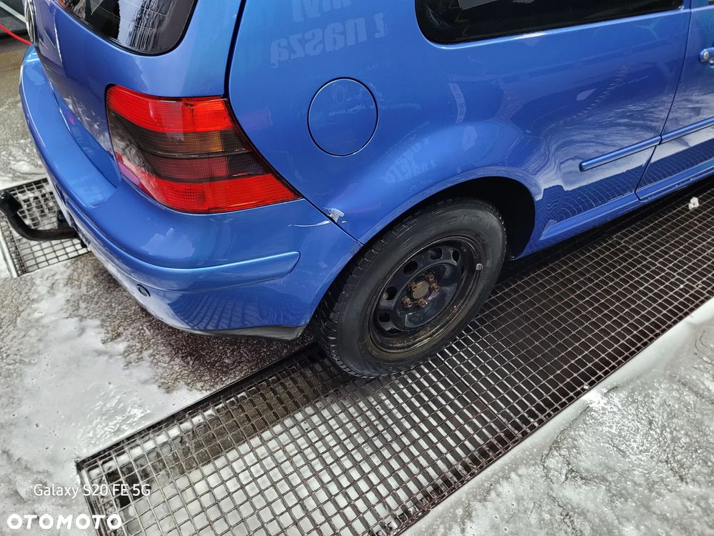 Volkswagen Golf - 6