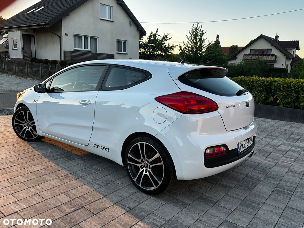 Kia ProCeed - 16