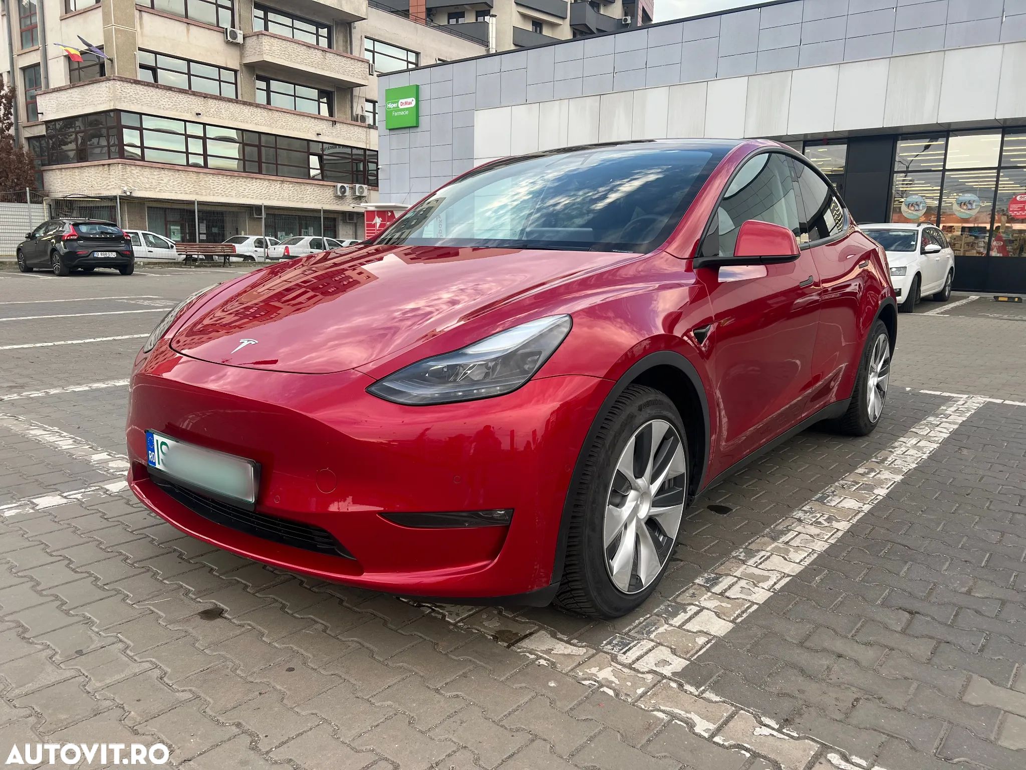 Tesla Model Y AWD Long Range - 1