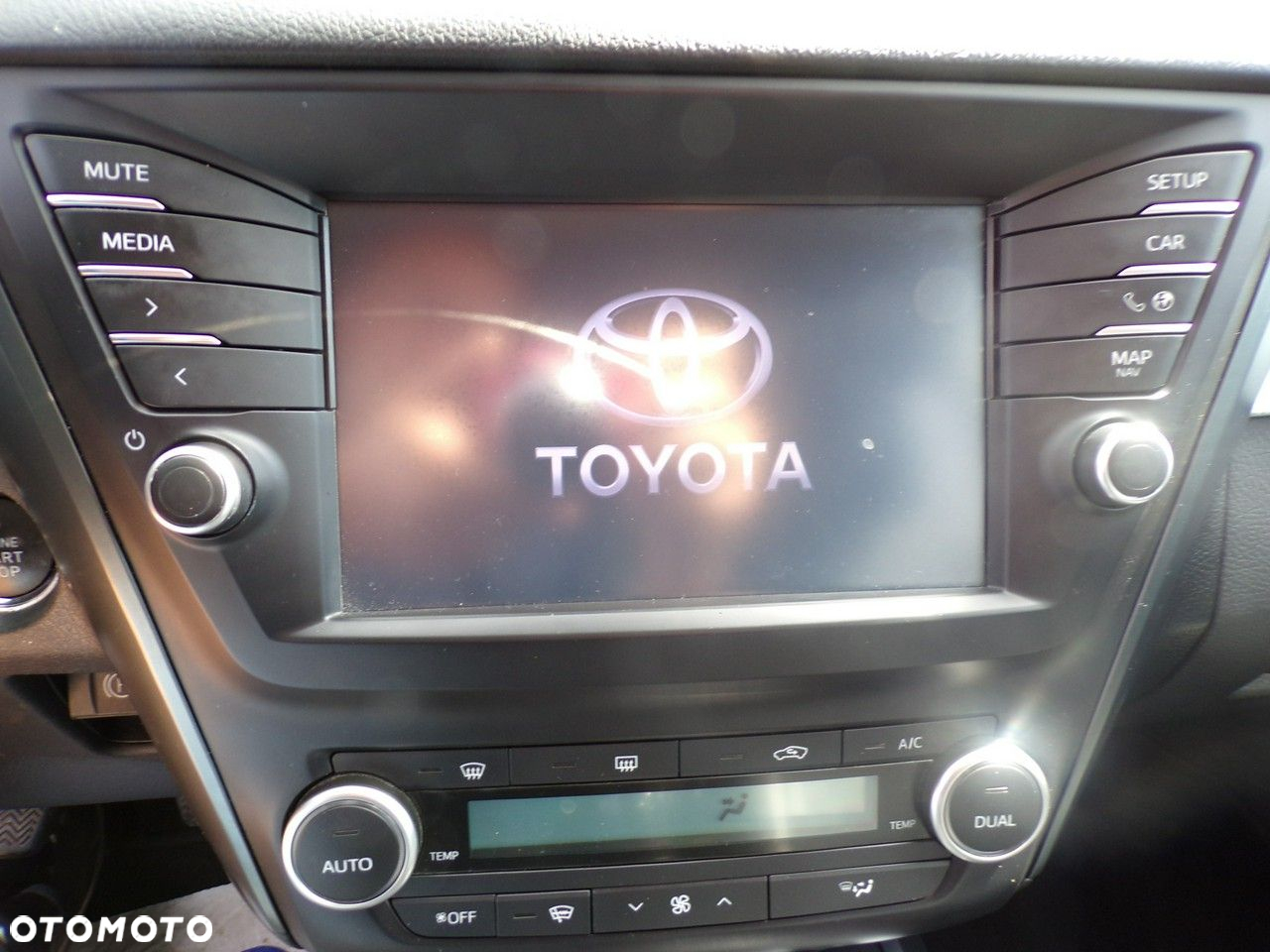 Toyota Avensis - 23