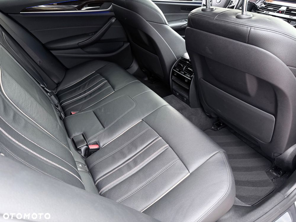 BMW Seria 5 530i xDrive Sport Line - 19