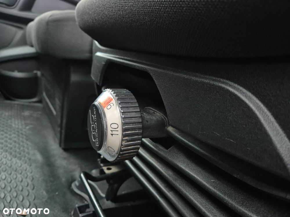 Iveco Daily 50C15 / 35C15 3.0HPi, kontener 8PAL, Winda 750KG - 11