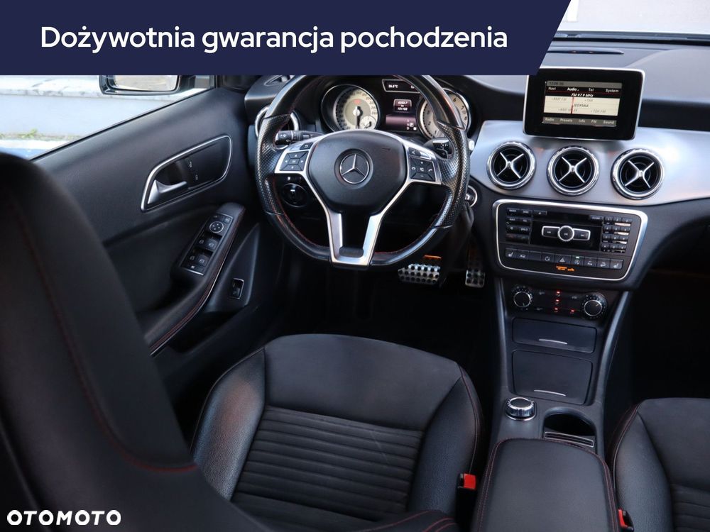 Mercedes-Benz GLA - 9