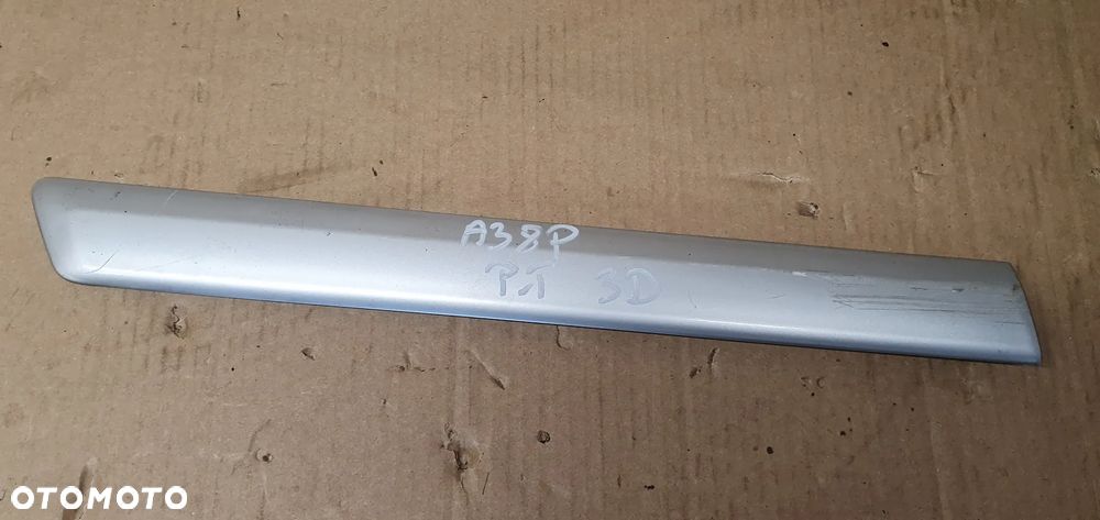 Listwa błotnika prawy tył tylna prawa Audi A3 8P 3D 8P3853984B - 1