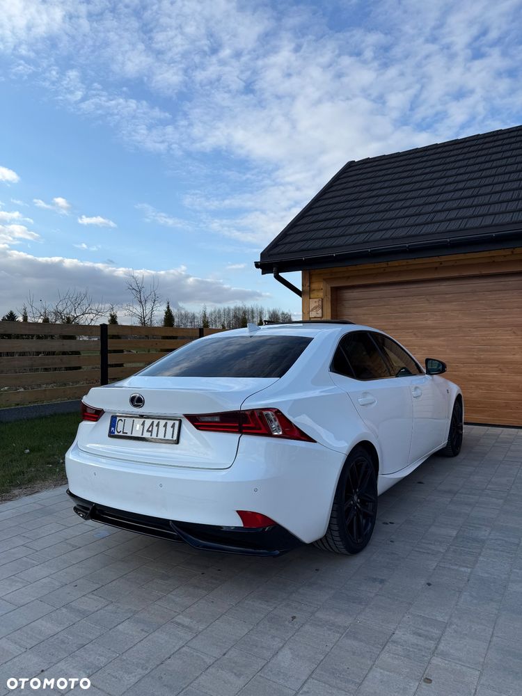 Lexus IS - 4