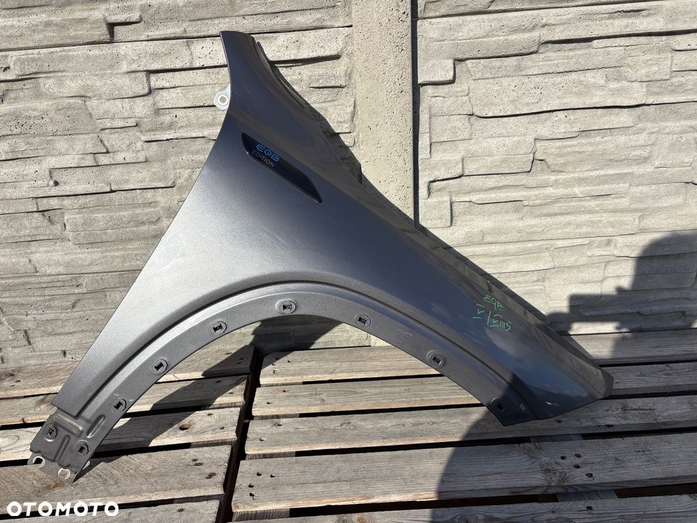 Mercedes EQB A243 Błotnik przedni prawy - 1