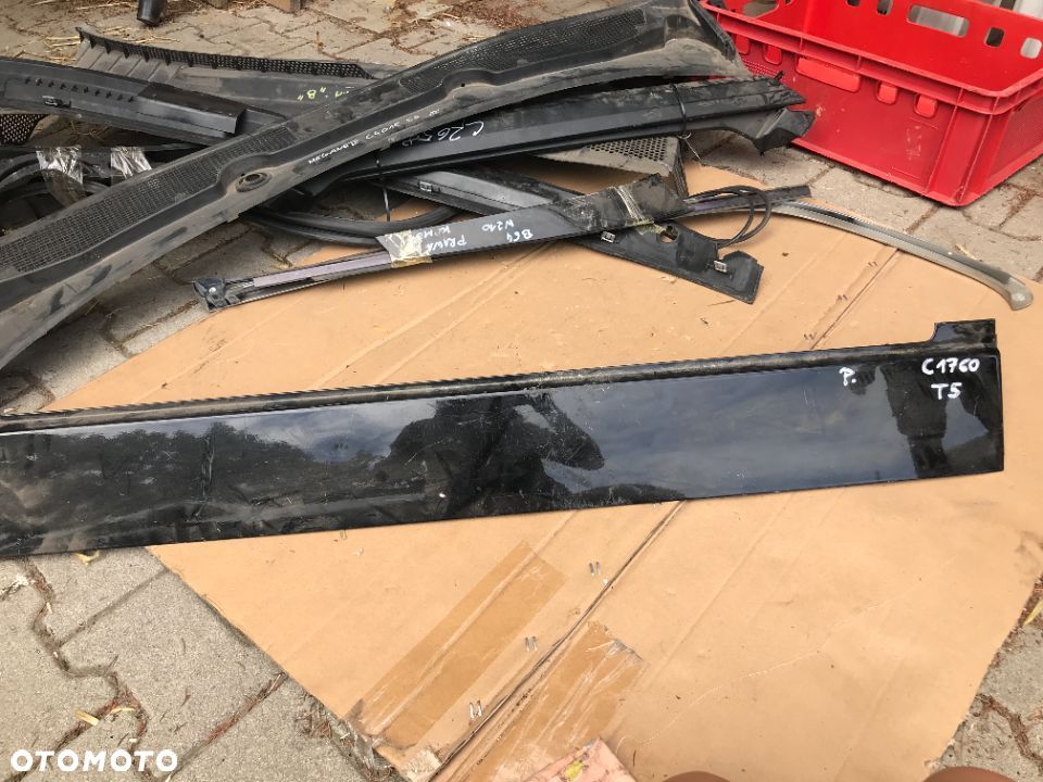 MASKOWNICA SZYBY DRZWI PRAWY VW T5 7H1843796C - 4