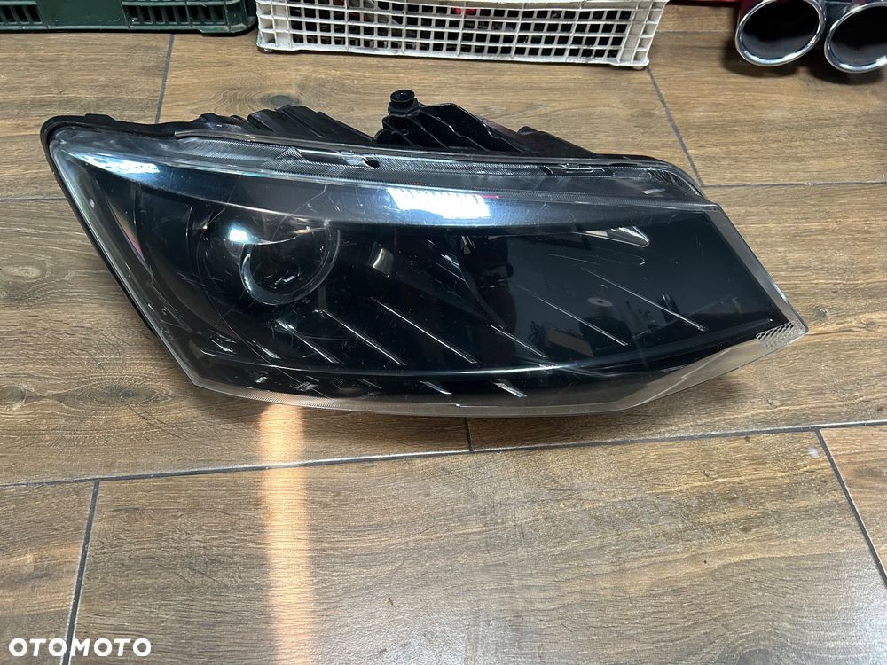 LAMPA PRAWA PRZEDNIA SOCZEWKA Z LED SKODA FABIA III 14-ORG. - 1