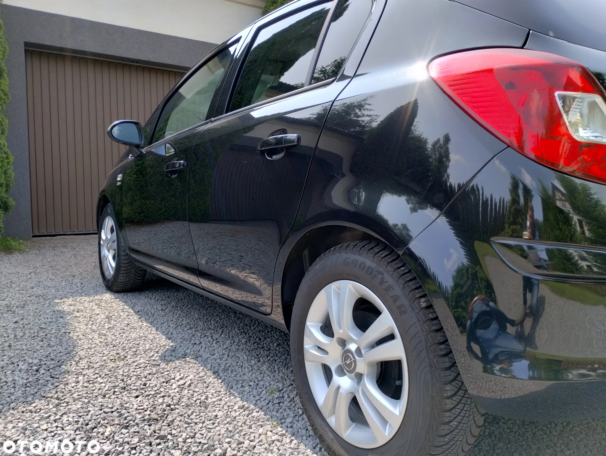 Opel Corsa 1.4 16V Active - 16