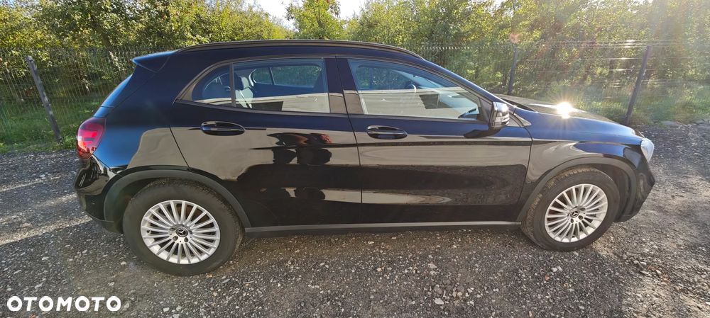 Mercedes-Benz GLA 180 (CDI) d 7G-DCT - 2