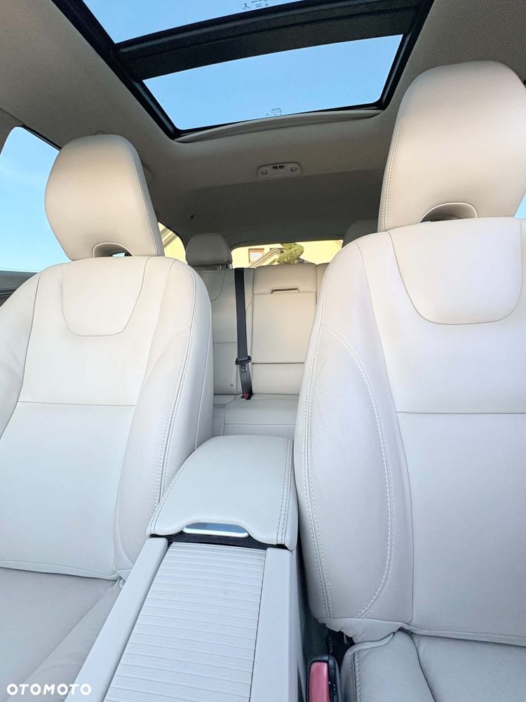 Volvo XC 60 T6 AWD Geartronic Momentum - 11