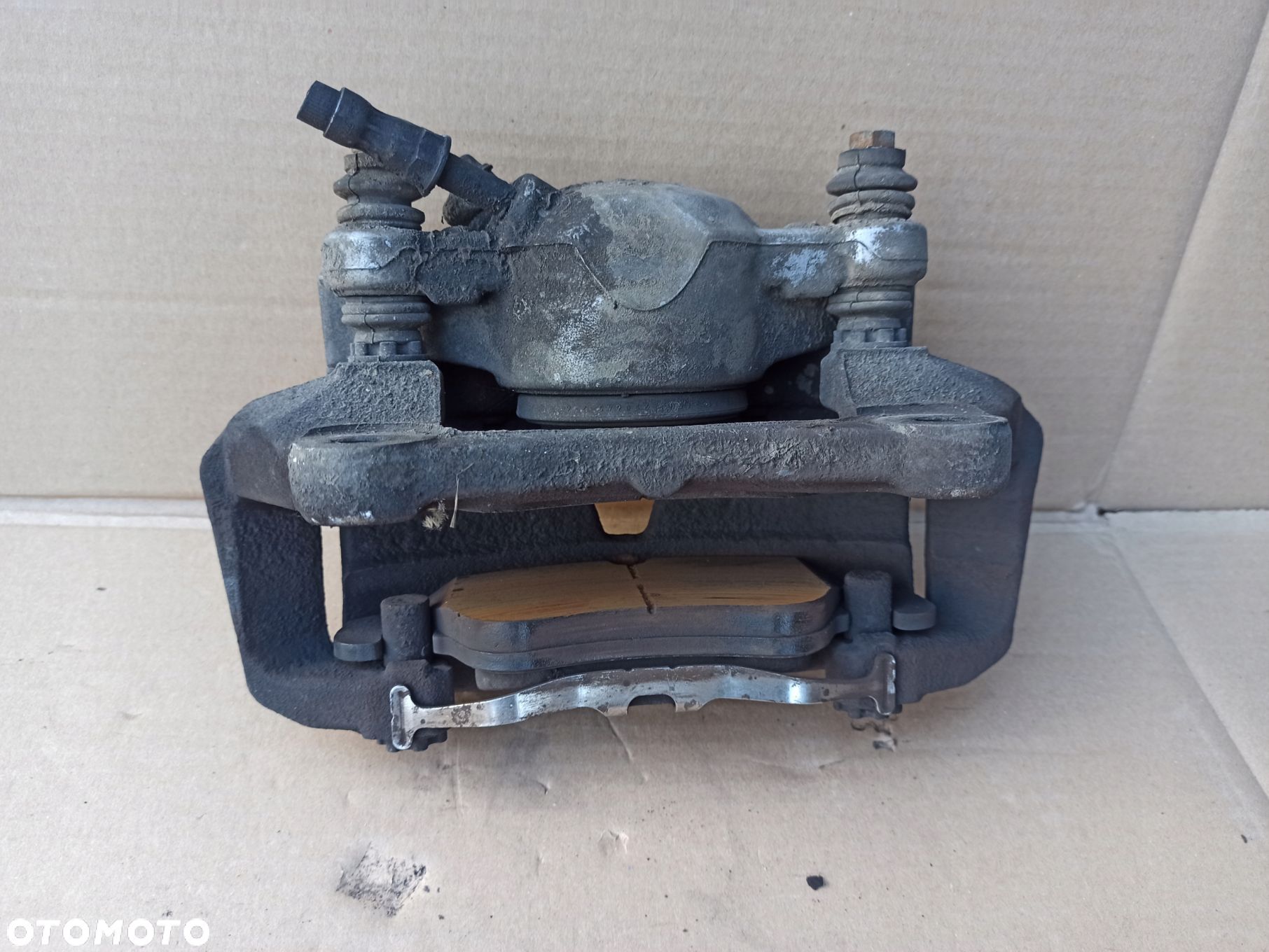 Zacisk hamulcowy prawy przód AUDI A4 B8 320mm - 1