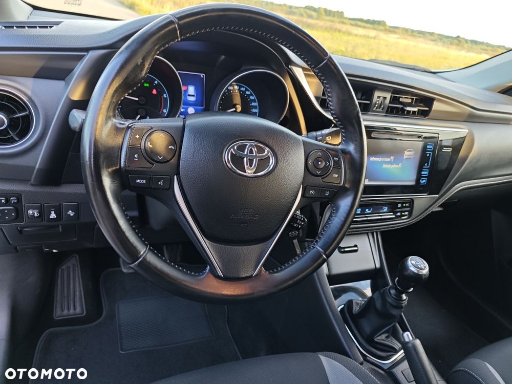 Toyota Auris - 7