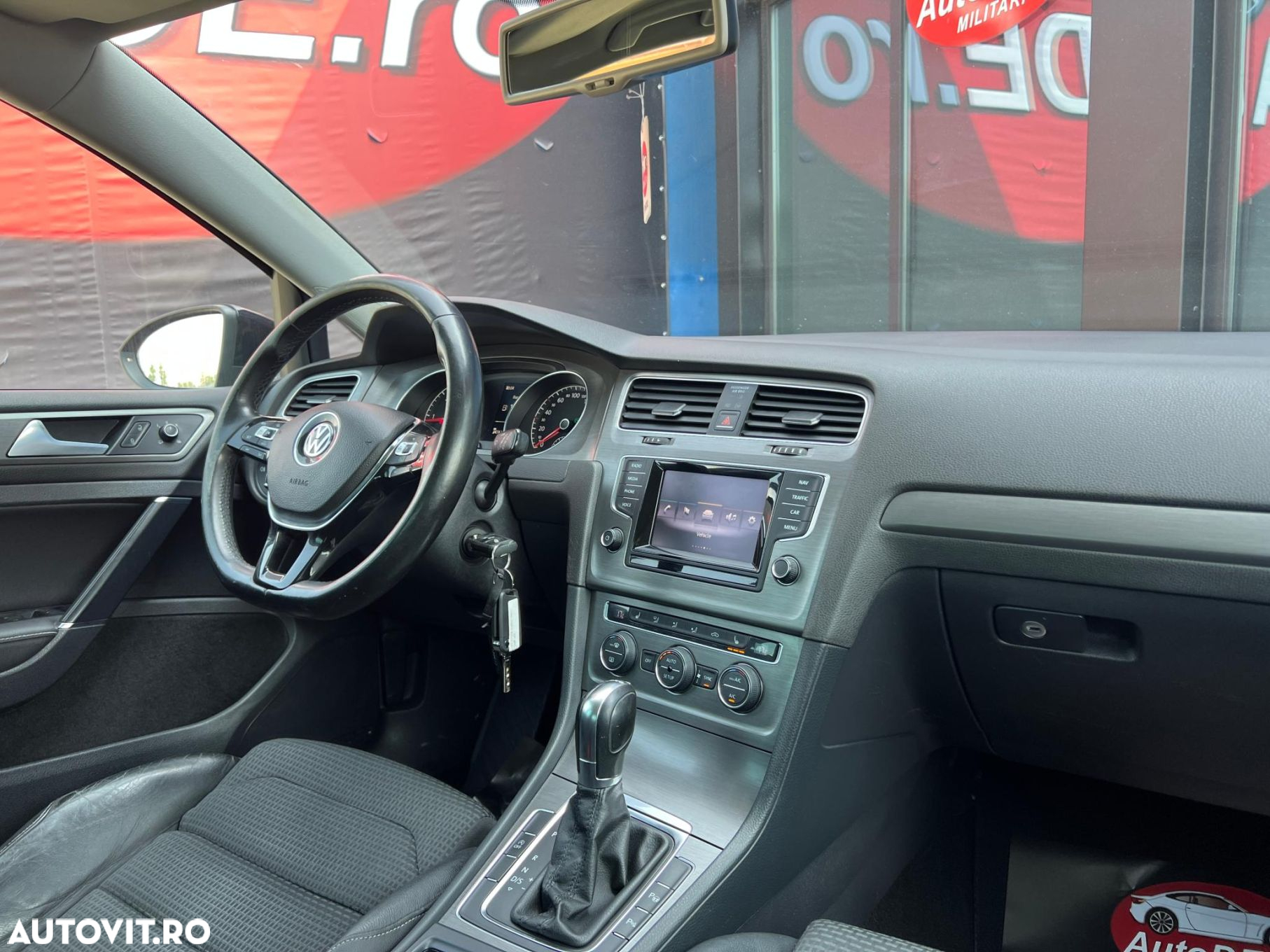 Volkswagen Golf - 8
