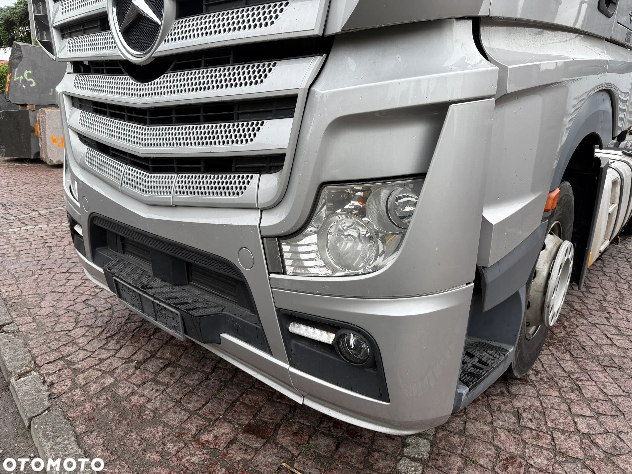 Mercedes-Benz Actros - 11