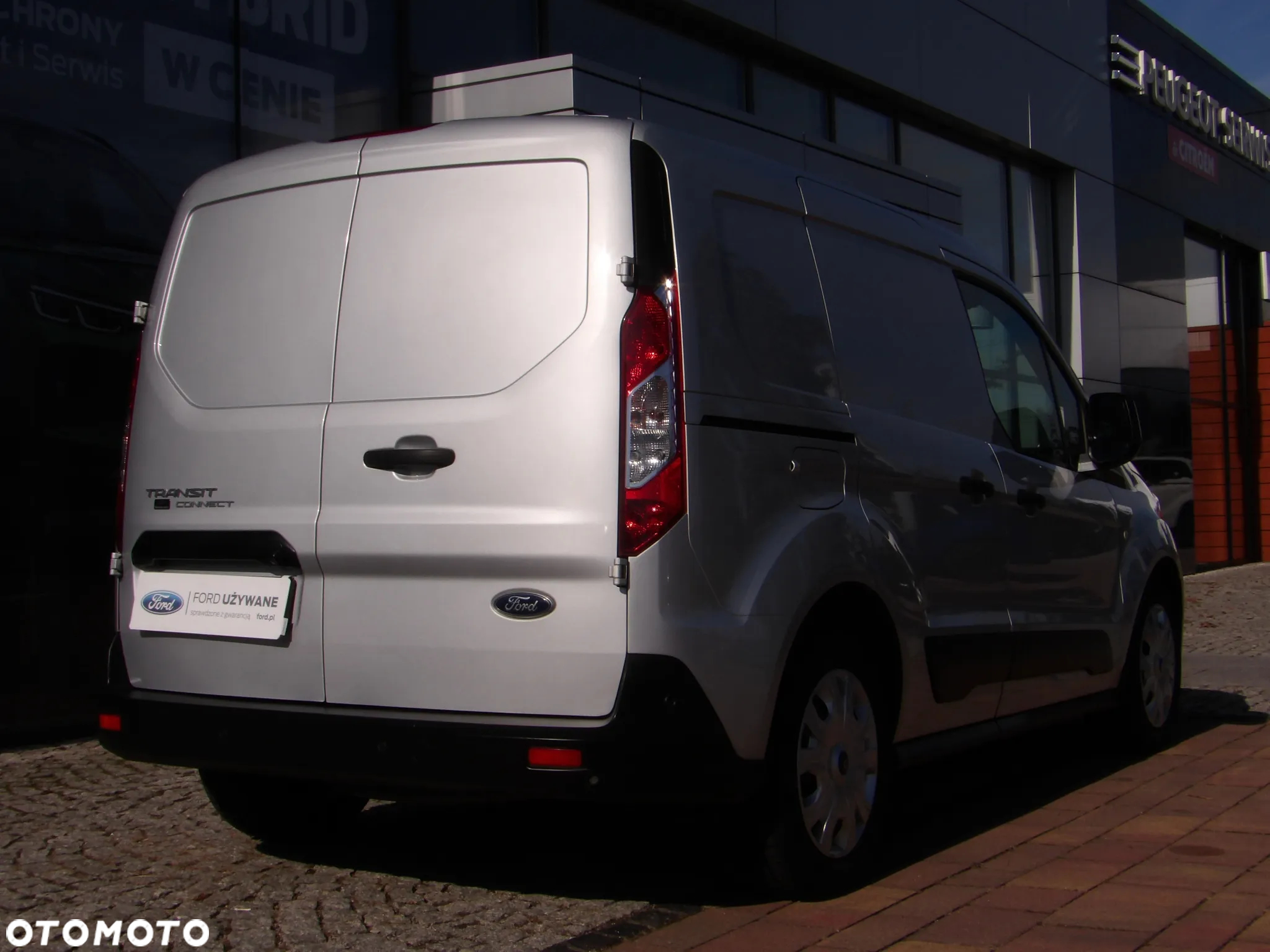 Ford Transit Courier - 10