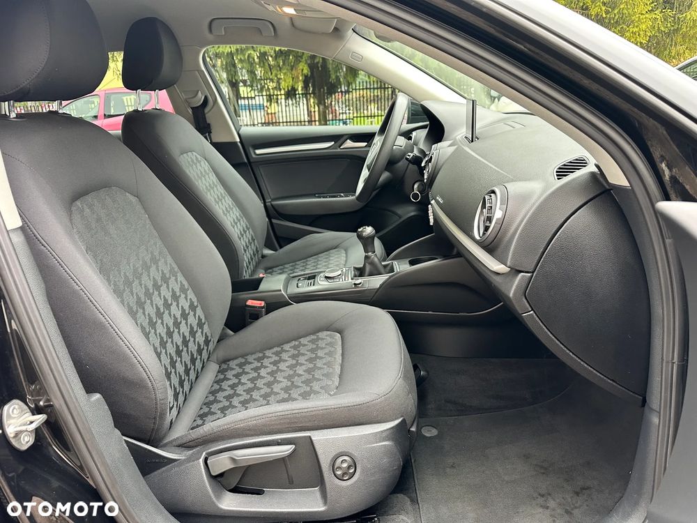 Audi A3 Sportback - 25