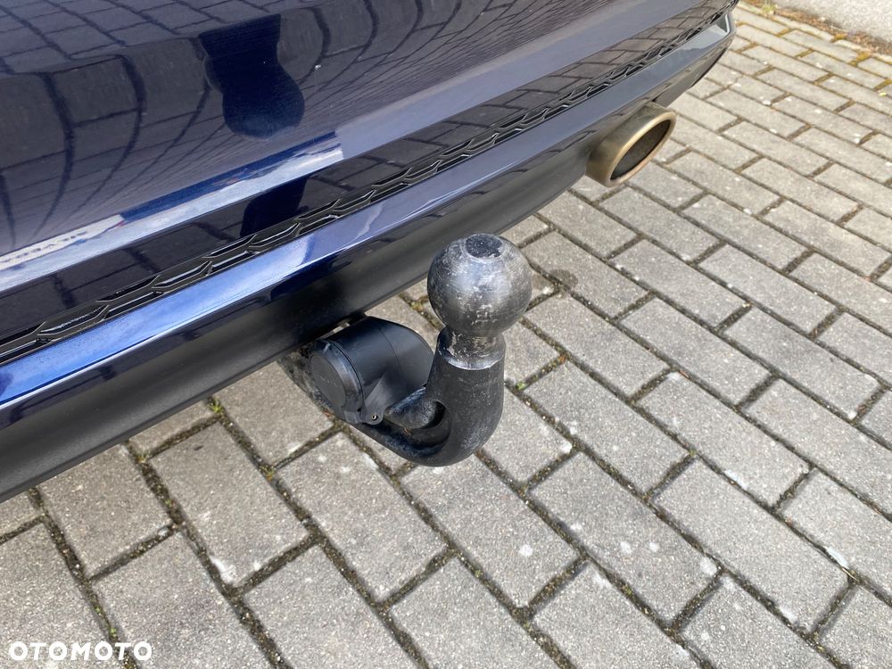 Jaguar XE P300 AWD R-Dynamic HSE - 21